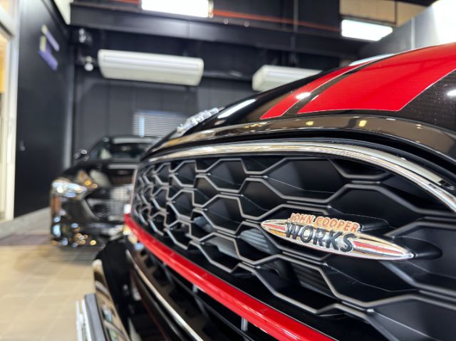 BMW MINIクロスオーバーにセラミックコーティング　完成エンブレム