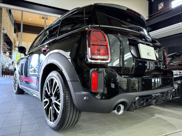 BMW MINIクロスオーバーにセラミックコーティング　完成後ろ