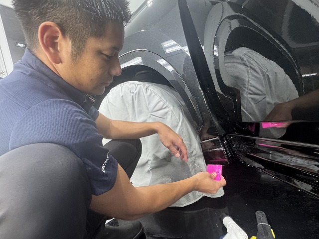 レクサスNX450h＋　プロテクションフィルム貼り付け作業中　世田谷区