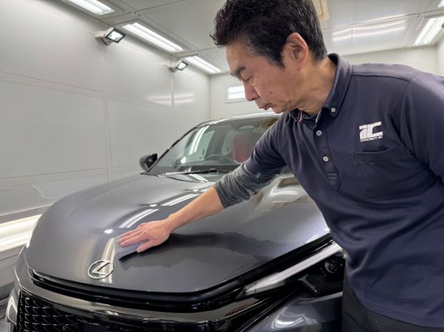 レクサス LBX　セラミックコーティング塗布中　市川市