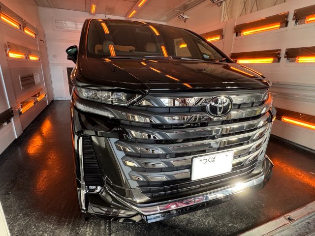 トヨタ ヴェルファイア　遠赤外線熱乾燥中　江戸川区