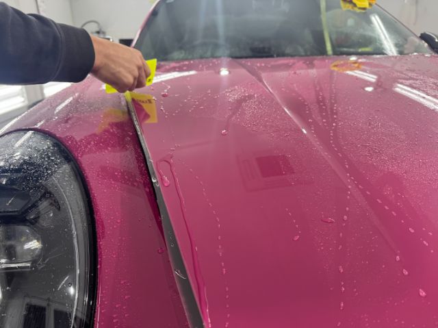 ポルシェ 911ターボS　プロテクションフィルム貼り付け作業中　フロント　立川市