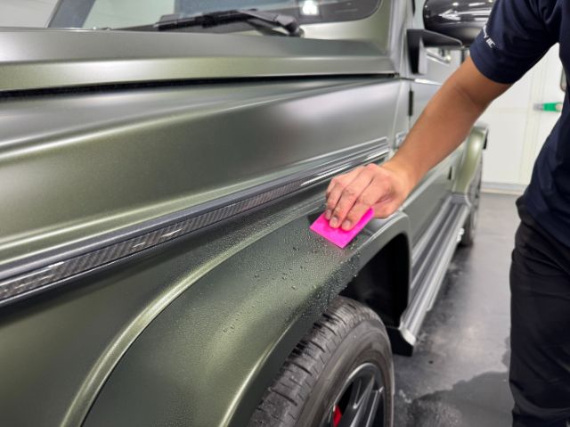 メルセデスベンツ AMG G63　プロテクションフィルム貼り付け中　市川市