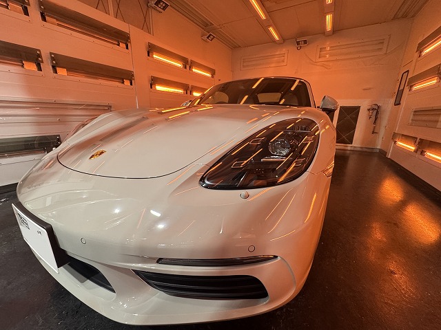 ポルシェ ボクスター　コーティング施工後遠赤外線焼き付け作業中　流山市