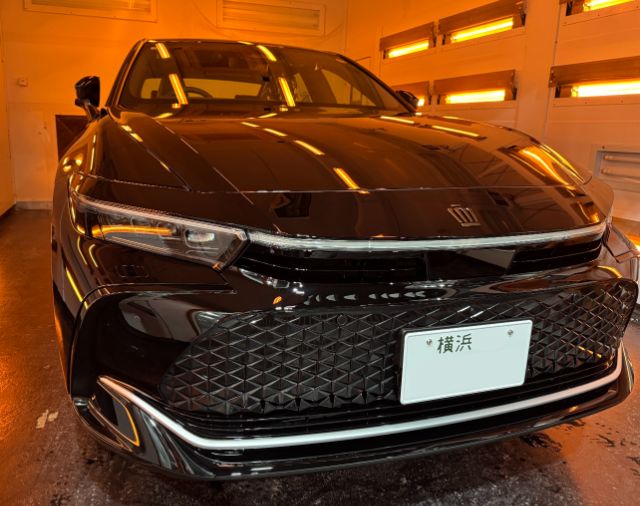 トヨタ クラウンクロスオーバー　遠赤外線熱乾燥中　横浜市