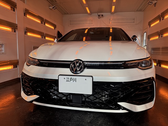 遠赤 1 - トータルカービューティIIC フォルクスワーゲン ゴルフ 遠赤外線熱乾燥中 江戸川区