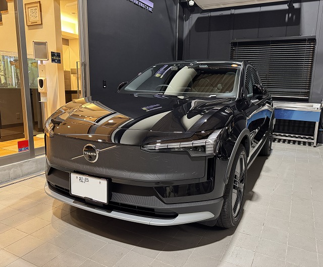 ボルボEX30　クロスカントリー　セラミックコーティング施工後　完成写真　市川市