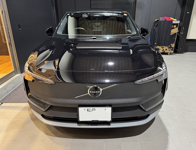 ボルボEX30　クロスカントリー　セラミックコーティング施工後　完成写真　市川市