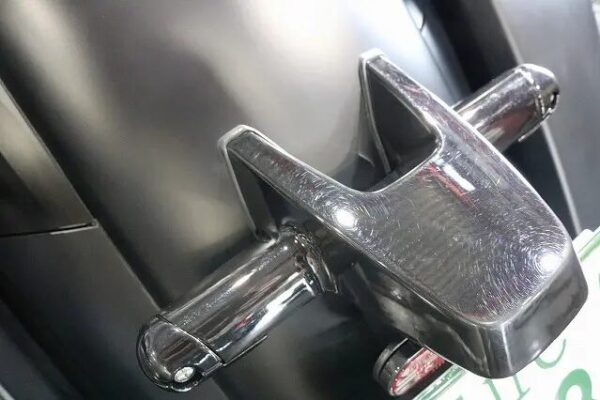 江戸川区 インディアン(オートバイ) リアのスクラッチ傷 - トータルカービューティIIC 江戸川区 インディアン(オートバイ) リアのスクラッチ傷