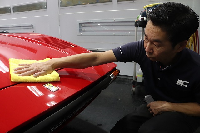 フェラーリ308 カーコーティング施工中
