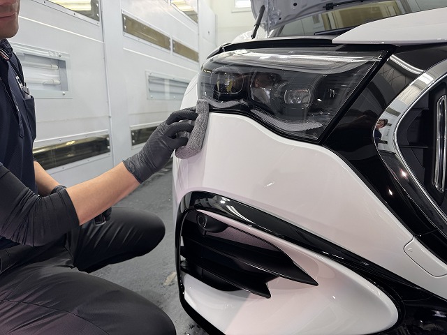メルセデスベンツAMG E53にカーコーティング施工中 - トータルカービューティIIC メルセデスベンツAMG E53にカーコーティング施工中