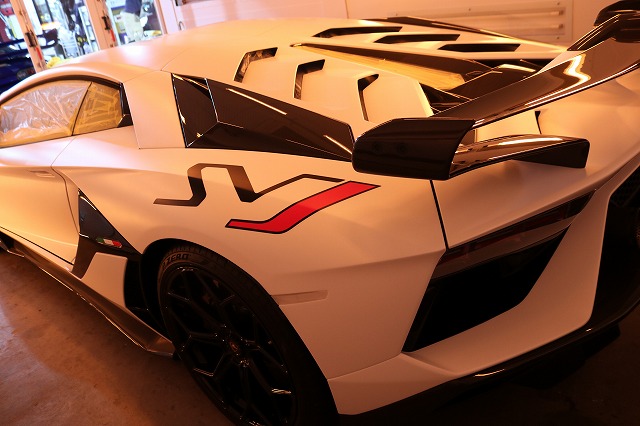 ランボルギーニアヴェンタドールＳＶＪにプロテクションフィルムとカーコーティング2