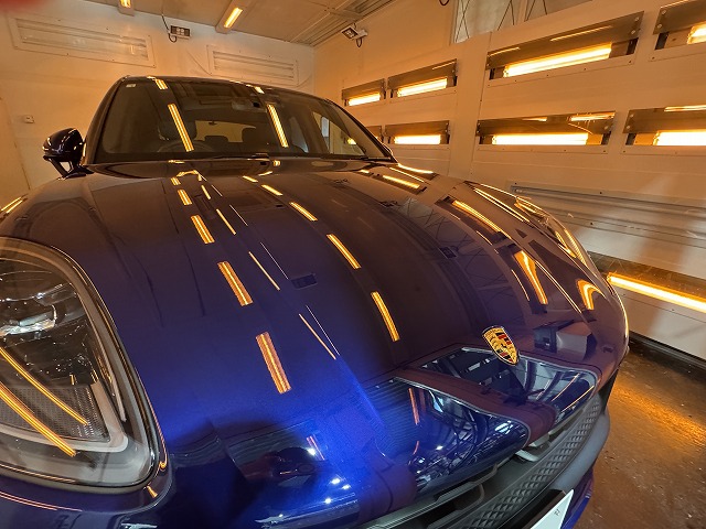 ポルシェ マカンGTS 世田谷区　遠赤外線熱乾燥中