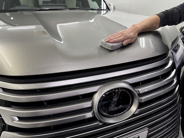 005 2 - トータルカービューティIIC レクサスLX セラミックコーティング塗り込みの様子
