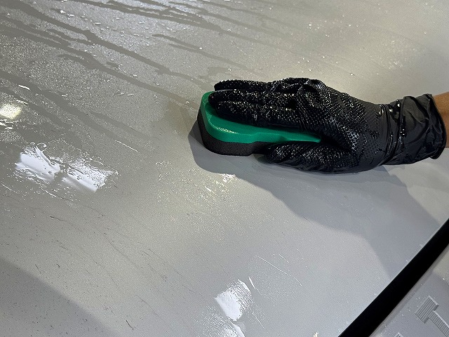 三菱トライトン　鉄粉除去