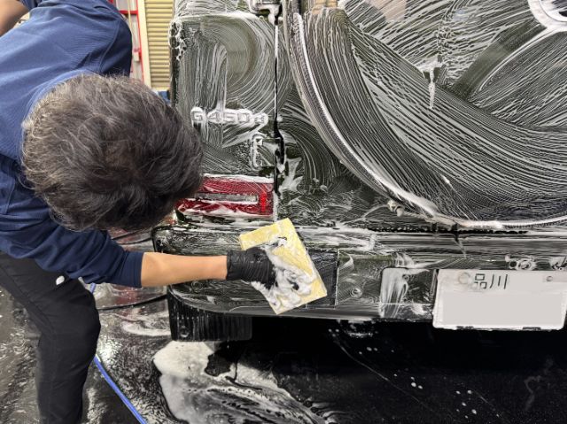 メルセデスベンツ G450ｄ　品川区　洗車の様子
