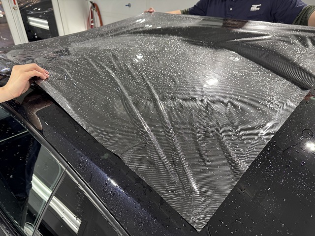 ルーフカーボンフィルム