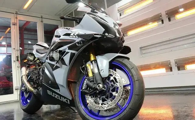 スズキ・GSX-R1000Rにセラミックコーティングを施工