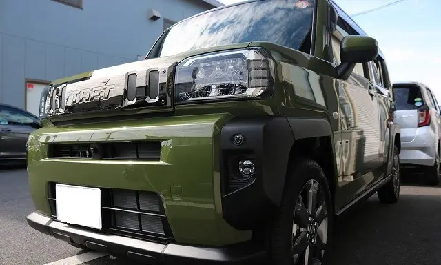 ダイハツ・タフトにセラミックコーティングを施工