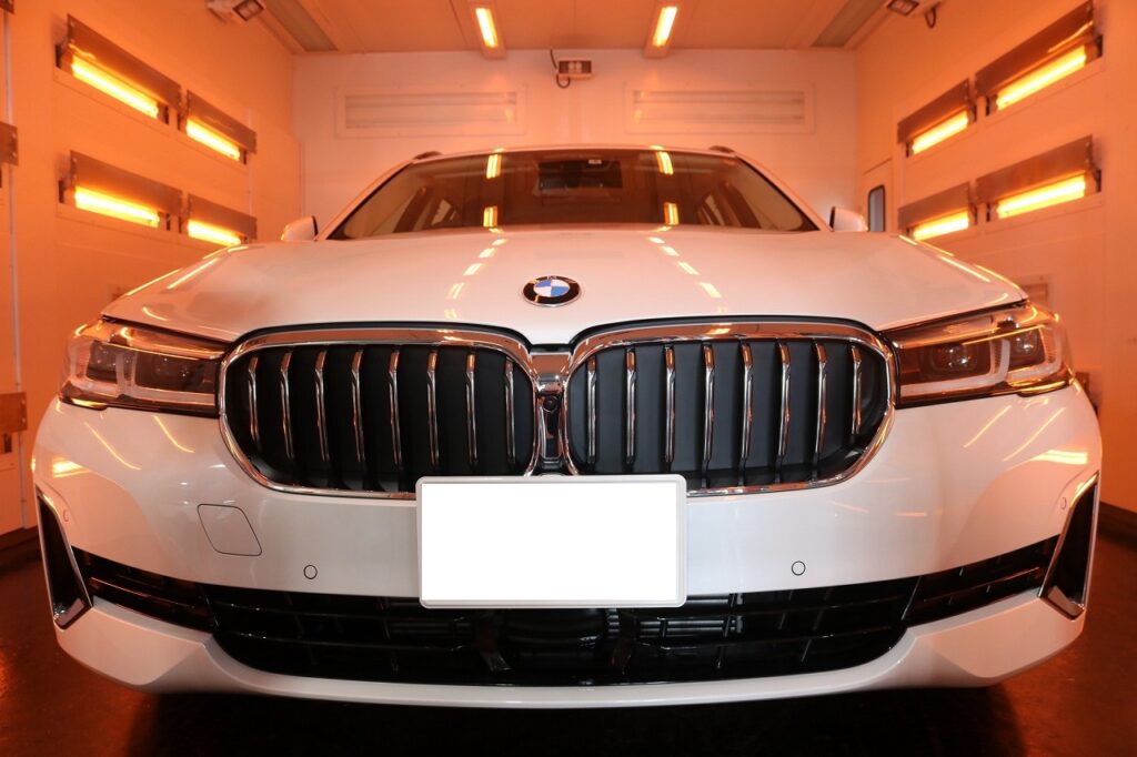 BMW523ｄに高い光沢で煌めくカーコーティング施工　東京都より