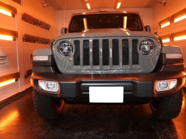 Jeepラングラー クォーツガラスコーティング 遠赤ブース2