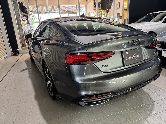 アウディA5にカーコーティングの施工 完了1