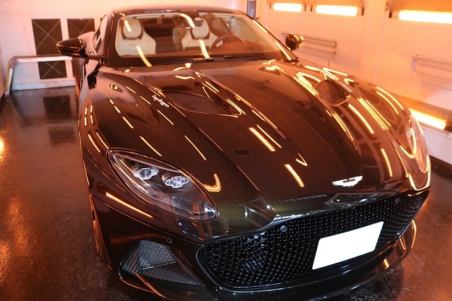 アストンマーチンＤＢＳ カーコーティング 遠赤ブース