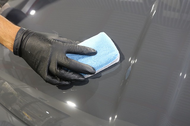 アバルト595 カーコーティング 施工中2