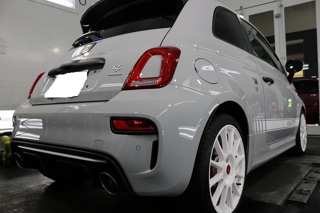 アバルト695エッセエッセ セラミックコーティング 施工完了2 - トータルカービューティIIC アバルト695エッセエッセ セラミックコーティング 施工完了2