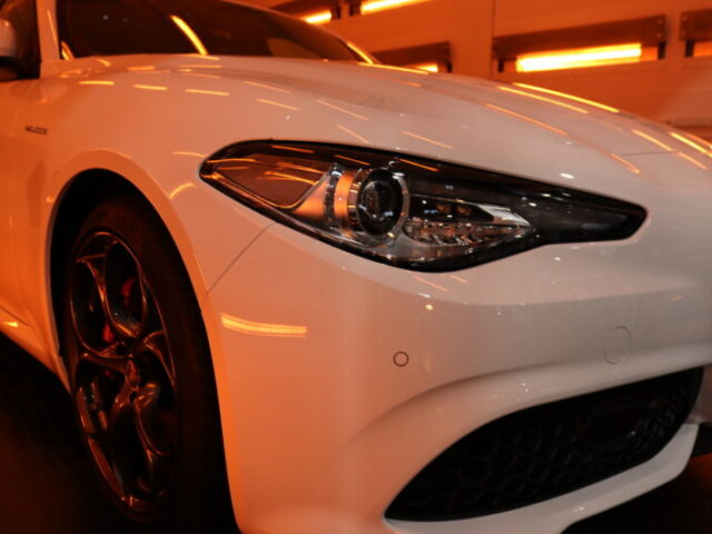 アルファロメオ ファインラボヒールライト施工画像 遠赤ブース