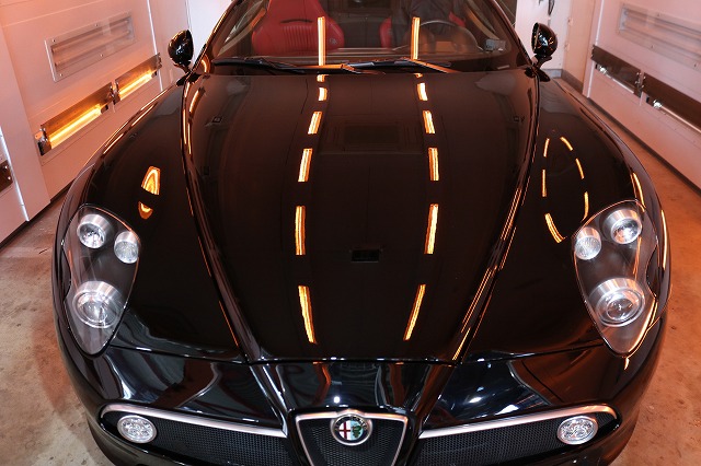 アルファロメオ８Cにカーコーティングセラミックプロ9H 遠赤ブース