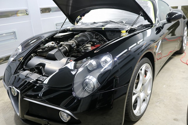 アルファロメオ８Cにカーコーティングセラミックプロ9H施工