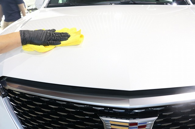 キャデラックXT6 セラミックプロ 施工中