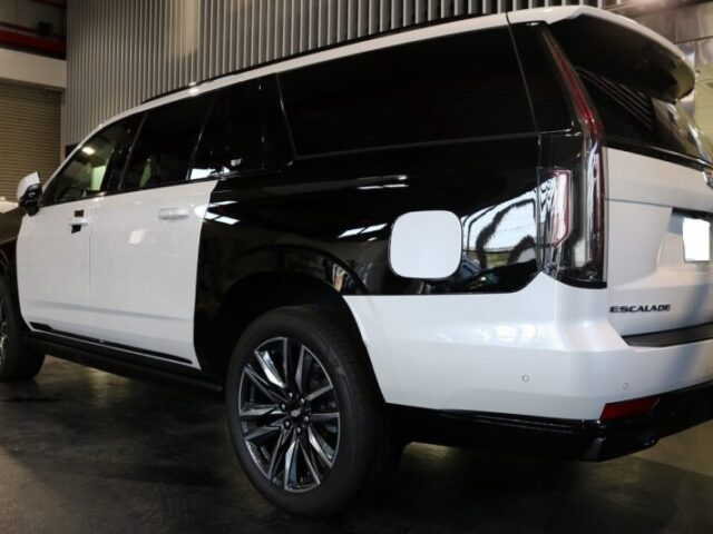 キャデラックエスカレード フルプロテクションフィルム 施工中3