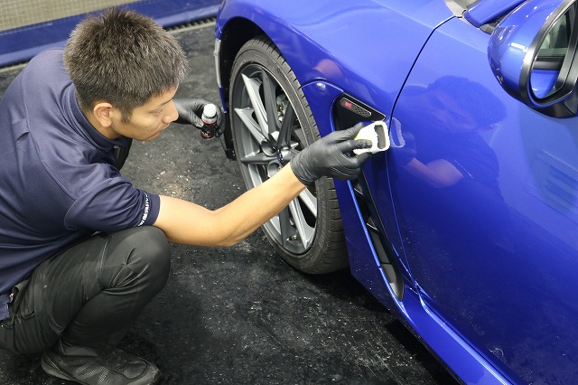 スバルBRZ カーコーティング施工中