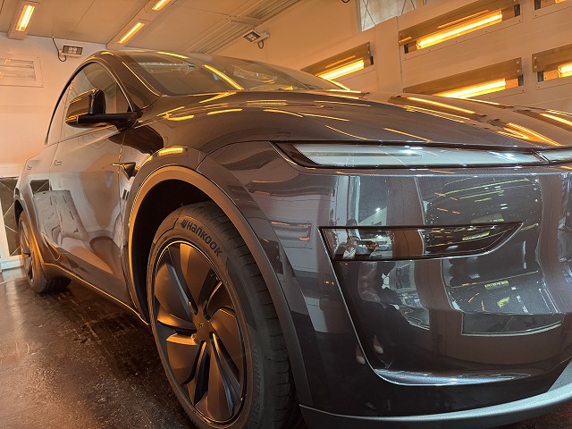 テスラモデルY コーティング施工後 遠赤ブース - トータルカービューティIIC テスラモデルY コーティング施工後 遠赤ブース