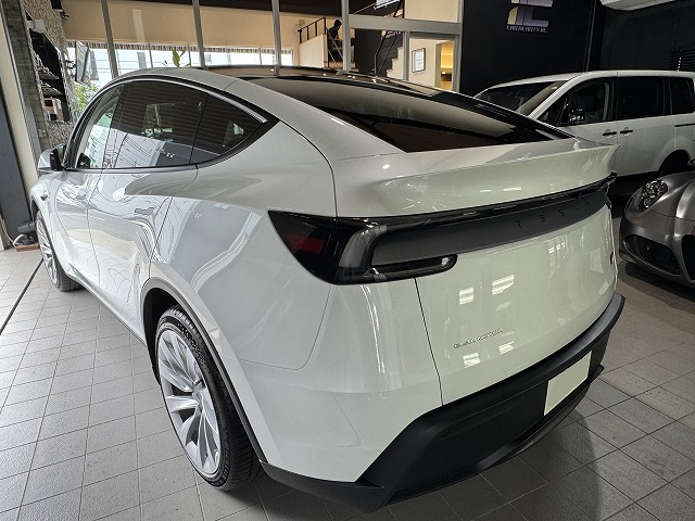 テスラモデルY ジュニパーにカーコーティング 施工完了2-1