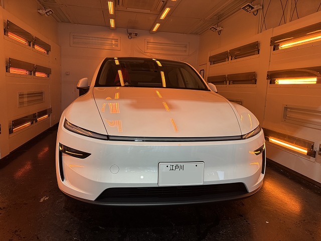 テスラモデルY ジュニパーにカーコーティング 遠赤ブース