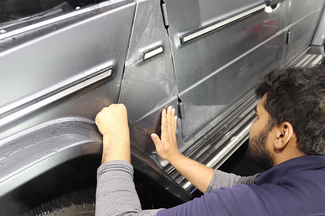 メルセデスベンツG350 プロテクションフィルム 施工中 - トータルカービューティIIC メルセデスベンツG350 プロテクションフィルム 施工中