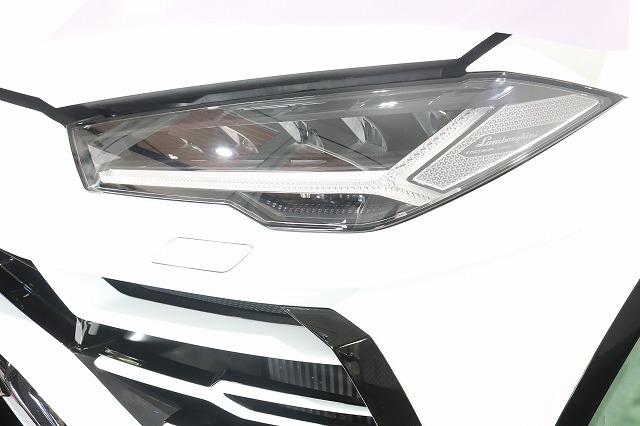 ランボルギーニ ウルス プロテクションフィルム ヘッドライト スモークフィルム ビフォーア - トータルカービューティIIC ランボルギーニ ウルス プロテクションフィルム ヘッドライト スモークフィルム ビフォーア