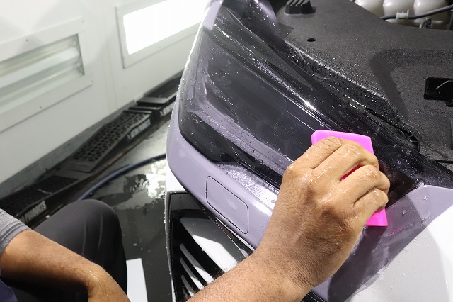 ランボルギーニ ウルス プロテクションフィルム ヘッドライト スモークフィルム - トータルカービューティIIC ランボルギーニ ウルス プロテクションフィルム ヘッドライト スモークフィルム