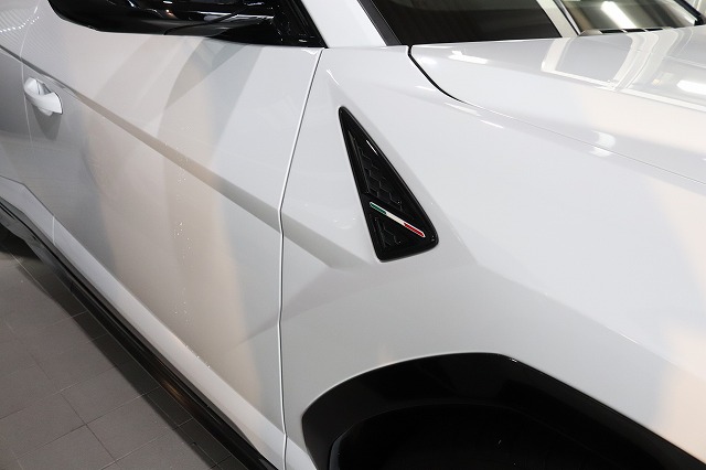 ランボルギーニ ウルス プロテクションフィルムフロントセット施工後2 - トータルカービューティIIC ランボルギーニ ウルス プロテクションフィルムフロントセット施工後2