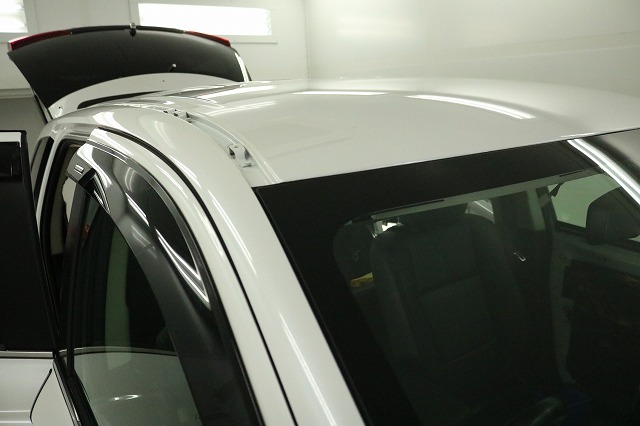 三菱アウトランダーのルーフにカーボンフィルム施工 1 - トータルカービューティIIC 三菱アウトランダーのルーフにカーボンフィルム施工 1