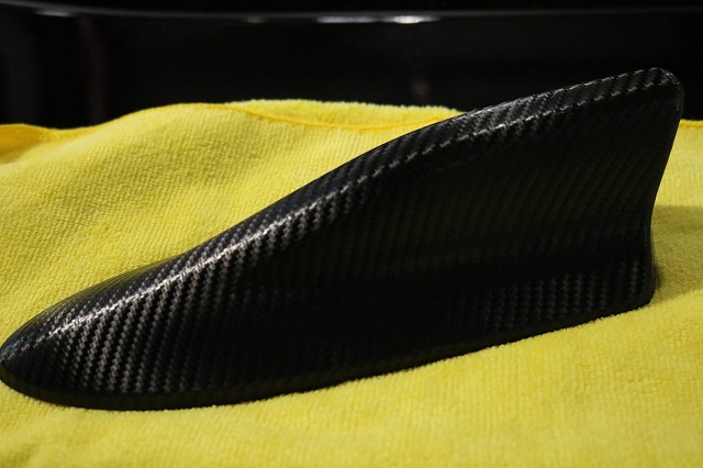 三菱アウトランダーのルーフにカーボンフィルム施工 4 - トータルカービューティIIC 三菱アウトランダーのルーフにカーボンフィルム施工 4