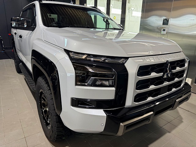 三菱トライトン　カーコーティング　施工後