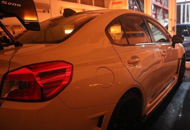 特別仕様車スバルWRX-S208 遠赤ブース