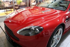 赤のアストンマーティンV8Vantage カーコーティング 施工完了3