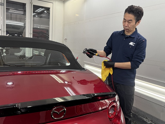 001 - トータルカービューティIIC マツダ MSRロードスター 足立区 幌コーティング施工中の様子