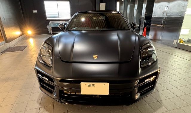 ポルシェ911にマットプロテクションフィルムを貼った写真