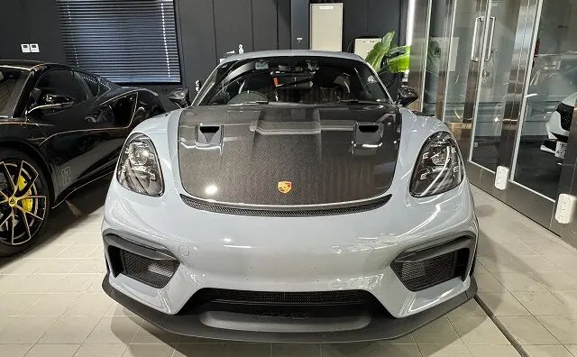 ポルシェ・718ケイマンGT4RSにプロテクションフィルムを施工